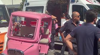 Marmaris’te turistlerin bulunduğu elektrikli bisiklet dolmuşla çarpıştı: 3 yaralı