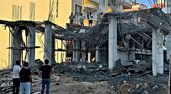 Mersin’de inşaatta beton dökümü sırasında çökme meydana geldi