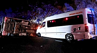 Mevsimlik fındık işçilerini taşıyan minibüs ile kamyonet çarpıştı: Yaralılar var