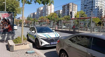 Motosikletin çarptığı yaya yaralandı