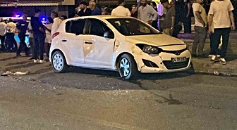 Otomobil motosikletle çarpıştı: 3 yaralı