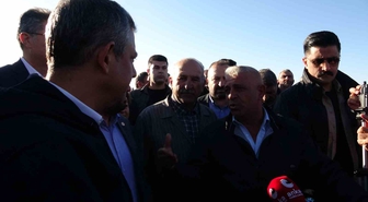 Özgür Özel Kars Hayvan Pazarı’nda: 'Çerçeve yasayı konuşursam yarın bir tane küpe okumazsınız'