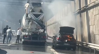 Sarıyer’de seyir halindeki otomobil alev alev yandı