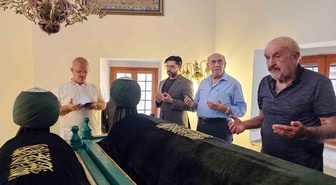 Şeyh İbrahim Tennuri Türbesi’nin puşide ve destarları yenilendi