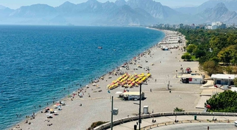 Antalya sahillerinde okul öncesi yoğunluğu