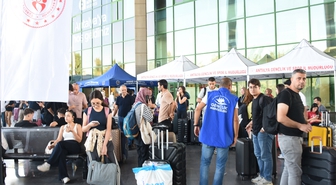 Antalya'ya gelen üniversite öğrencileri Gençlik ve Spor İl Müdürlüğünce karşılandı