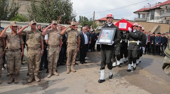 Askeri araç kazasında şehit olan asker, Hakkari'de son yolculuğuna uğurlandı