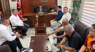 Başarılı güreşçiler Kaymakam Köksal’ı ziyaret etti