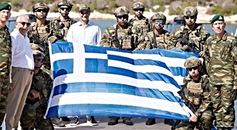Bu mesaj kime? Miçotakis'ten provokatif Meis ziyareti