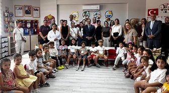 Burhaniye’de Kaymakam Atilla, minik öğrencilerle bir araya geldi