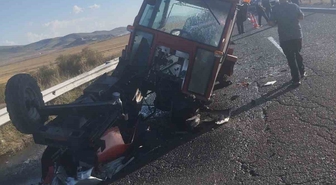 Kars’ta traktörle otomobil çarpıştı: 6 yaralı