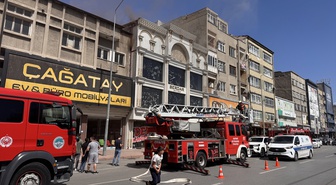 Kayseri'de iş yerinin çatısında çıkan yangın söndürüldü