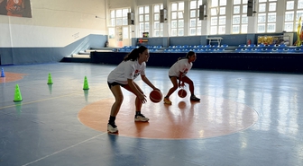 Lübnanlı basketbolcular, sosyal medyadan ulaştıkları Türk antrenörle çalışıyor