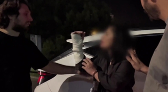 Polise direndi, gazeteciye tükürdü! Trafiği birbirine katan sözde sanatçı tutuklandı