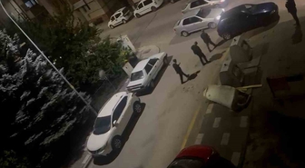 Sokak ortasında bıçak ile saldırmaya çalıştı