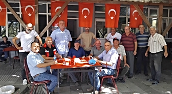 Tekirdağ'da üreticilerle buluşan ekipler tarımsal bilgilendirme yapıyor