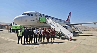 Yenilenen Siirt Havalimanı’na ilk yolcu uçağı indi