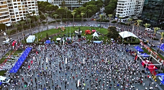 14. Uluslararası 9 Eylül İzmir Yarı Maratonu koşuldu