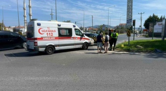 Bursa’da kavşakta iki otomobil çarpıştı: 1 yaralı