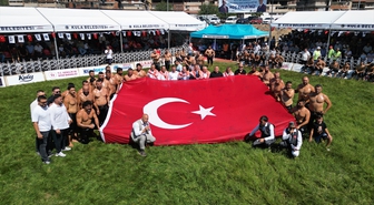 Manisa'da 'Kula Yağlı Pehlivan Güreşleri'nin başpehlivanı Feyzullah Aktürk oldu