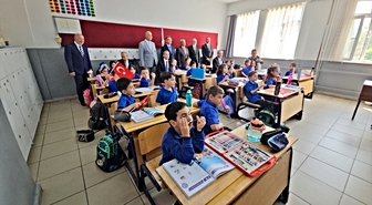 Afyonkarahisar'da 142 bin 535 öğrenci ders başı yaptı