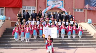 Ankara'nın ilçelerinde yeni eğitim-öğretim yılı başladı