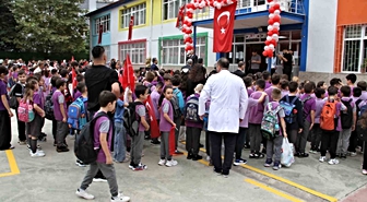 Çarşamba’da okullar öğrencilerle şenlendi