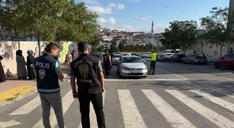 Esenyurt’ta polis ekiplerinde okul önlerinde dronlu denetim