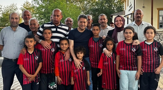 Gaziantep FK forması giydirdi, hedef alındı! Yeni Partili isimden milletvekili Ali Şahin'e skandal tepki