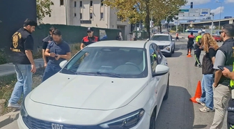 Kadıköy’de okul çevrelerinde güvenlik uygulaması gerçekleştirildi