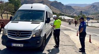 Keban'da okul servis araçlarında ve okul çevrelerinde denetim yapıldı