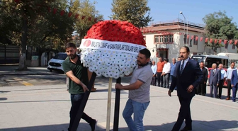 Malatya’da Ahilik Haftası için Atatürk Anıtı’na çelenk sunuldu