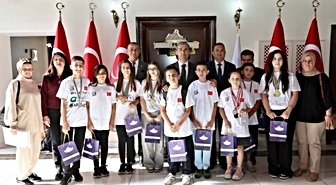 Türkiye’yi Gururlandıran Başarı: Dereceye Giren Öğrenciler Vali Aktaş’ı Ziyaret Etti