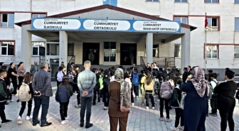 Yüksekova’da 30 bin öğrenci ders başı yaptı
