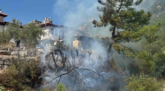 Akyaka’da ot yangını paniğe neden oldu