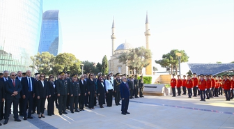 Bakü'nün kurtuluşunun 108. yıl dönümü dolayısıyla Türk Şehitliği'nde tören düzenlendi