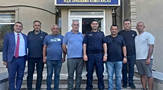 Burhaniye de Esnaf ve Sanatkarlar Odası yönetimi Jandarma komutanını ziyaret etti