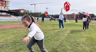 Edirne’de çocuklar, Gazze’de barış için uçurtma uçurdu