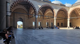 Geleceğin mimarları ilk derslerini Selimiye'nin gölgesinde işledi