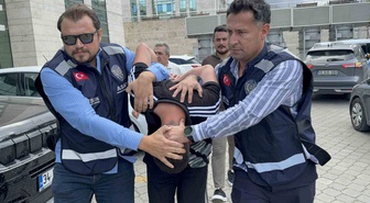 Samsun'da husumetlisi zannettiği boş araca kurşun yağdırdı! Genç şüpheli yakalandı