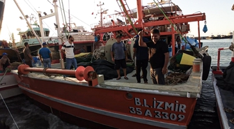 İskenderun'da balıkçılar 5 aylık aranın ardından 'Vira Bismillah' deyip Akdeniz'e açıldı