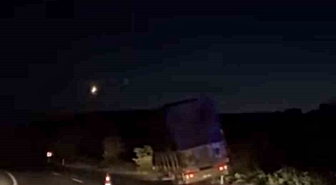 Karacabey’de kamyonet ağaçlara çarptı