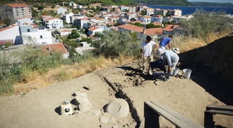 Maydos Kilisetepe Höyüğü kazılarında 4200 yıllık savunma duvarı bulundu