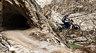 Motosiklet tutkunlarının iki ekstrem rotası: Karanlık Kanyon ve D915
