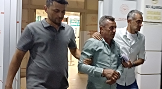 Parkta karşılaştığı husumetlisini bıçakla ağır yaraladı