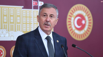 Selçuk Özdağ’dan 380 TL’lik su sorusu: “Havalimanlarında fiyat denetimi yapılıyor mu?”