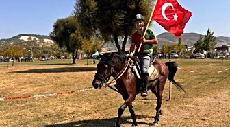 Tavşanlı’yı temsil eden 'Kuyumcu' isimli at Rahvan At Yarışlarında şampiyon oldu
