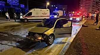 Yozgat'ta otomobil ile kamyonet çarpıştı, 5 kişi yaralandı