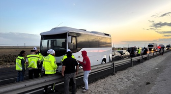 Aksaray'da zincirleme trafik kazasında 16 kişi yaralandı