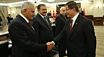 Davutoğlu'nun avukatından tazminat açıklaması: “TCK 299 soruşturması ile tazminat davası iki ayrı konu”